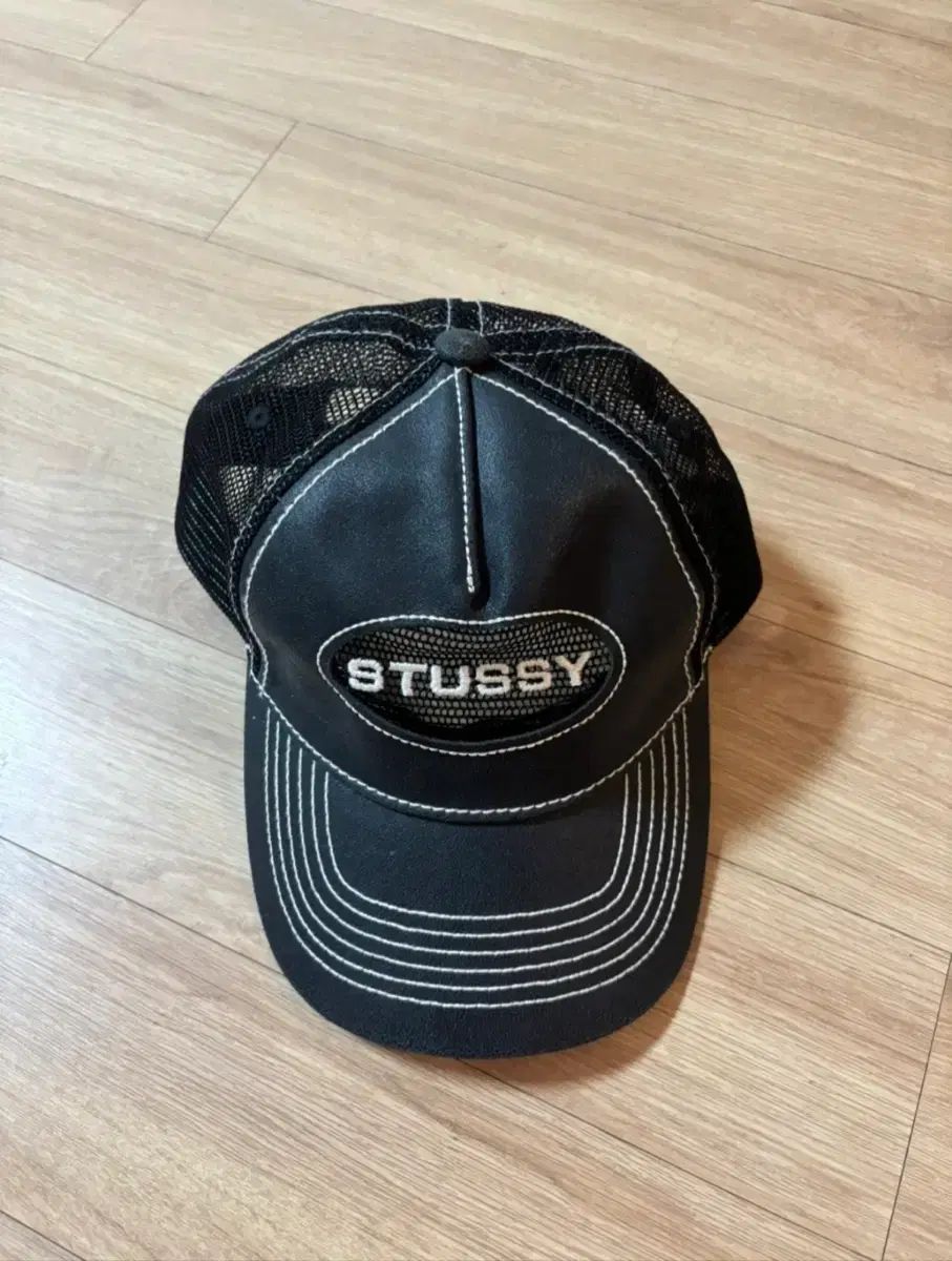 STUSSY ブラック メッシュ トラッカーキャップ 帽子 - メルカリ STUSSY ブラック メッシュ トラッカーキャップ 帽子 - メルカリ