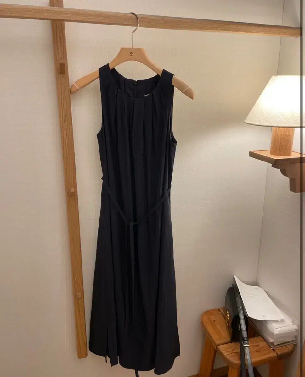 シエ SIE ディアナ ベルト付き シャーリング ドレス ネイビー M