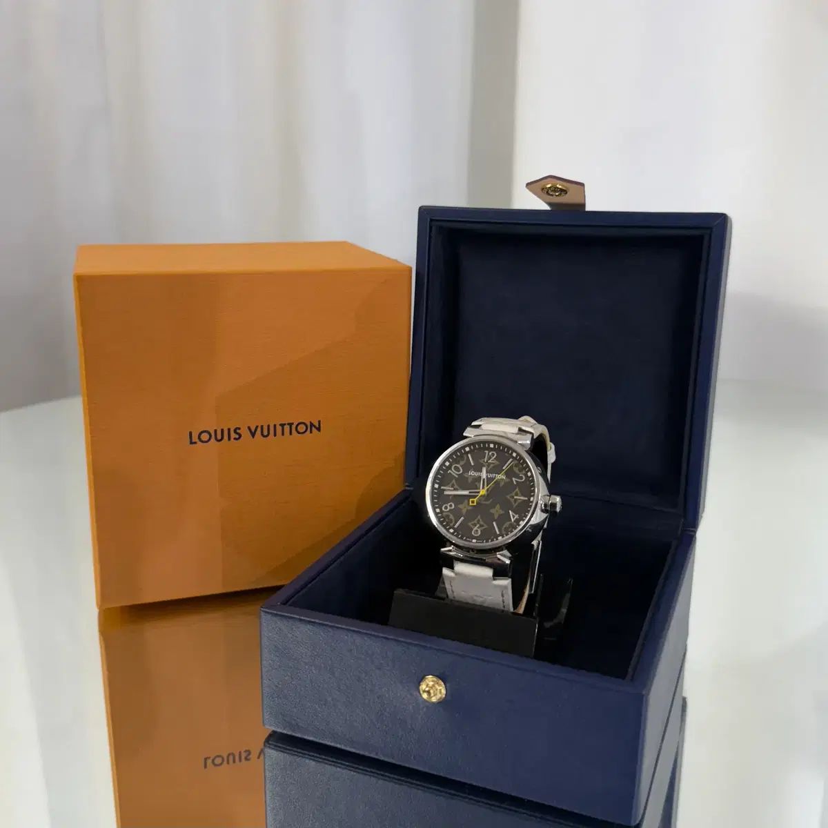 ルイヴィトン タンブール モノグラム ウール ウォッチ QA 072 Z