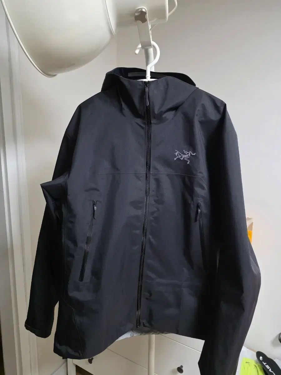 25 ss ARC TERYX アークテリクス ベータ ジャケット ブラック M サイズ ほぼ