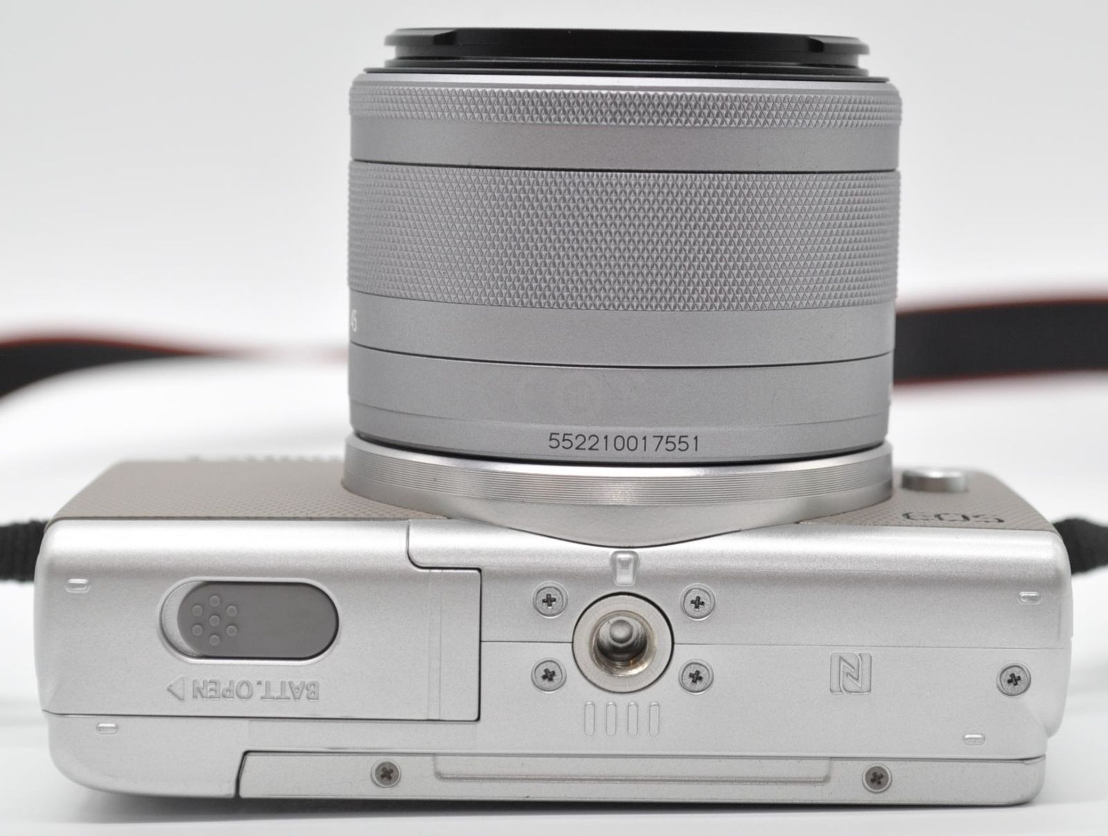 極上品!＞ Canon キヤノン EOS M100 カメラレンズキットシルバー(EF-M