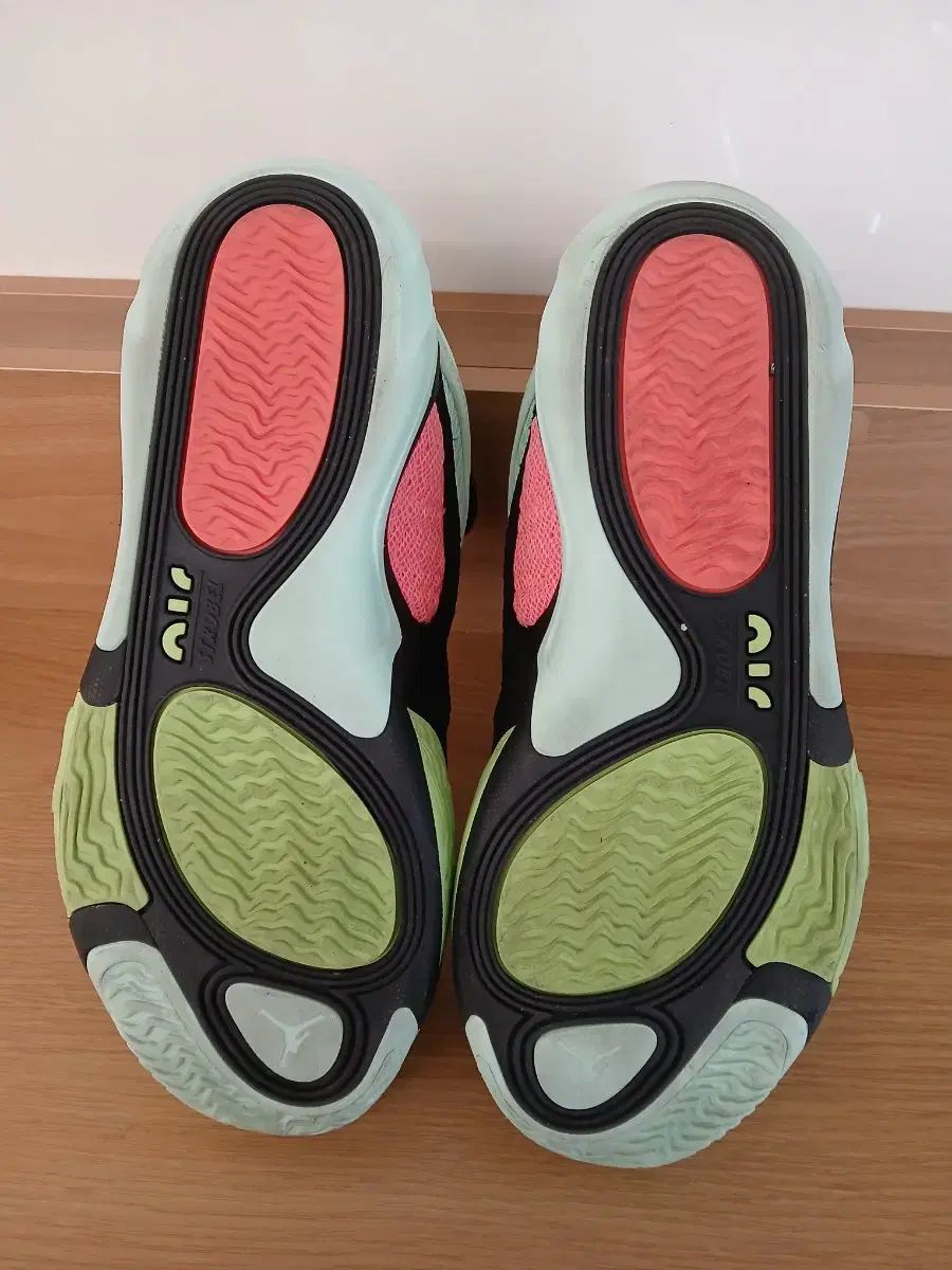  ジョーダン バスケシューズ ミント ピンク ほぼ シューズ(男性用) バスケットボール