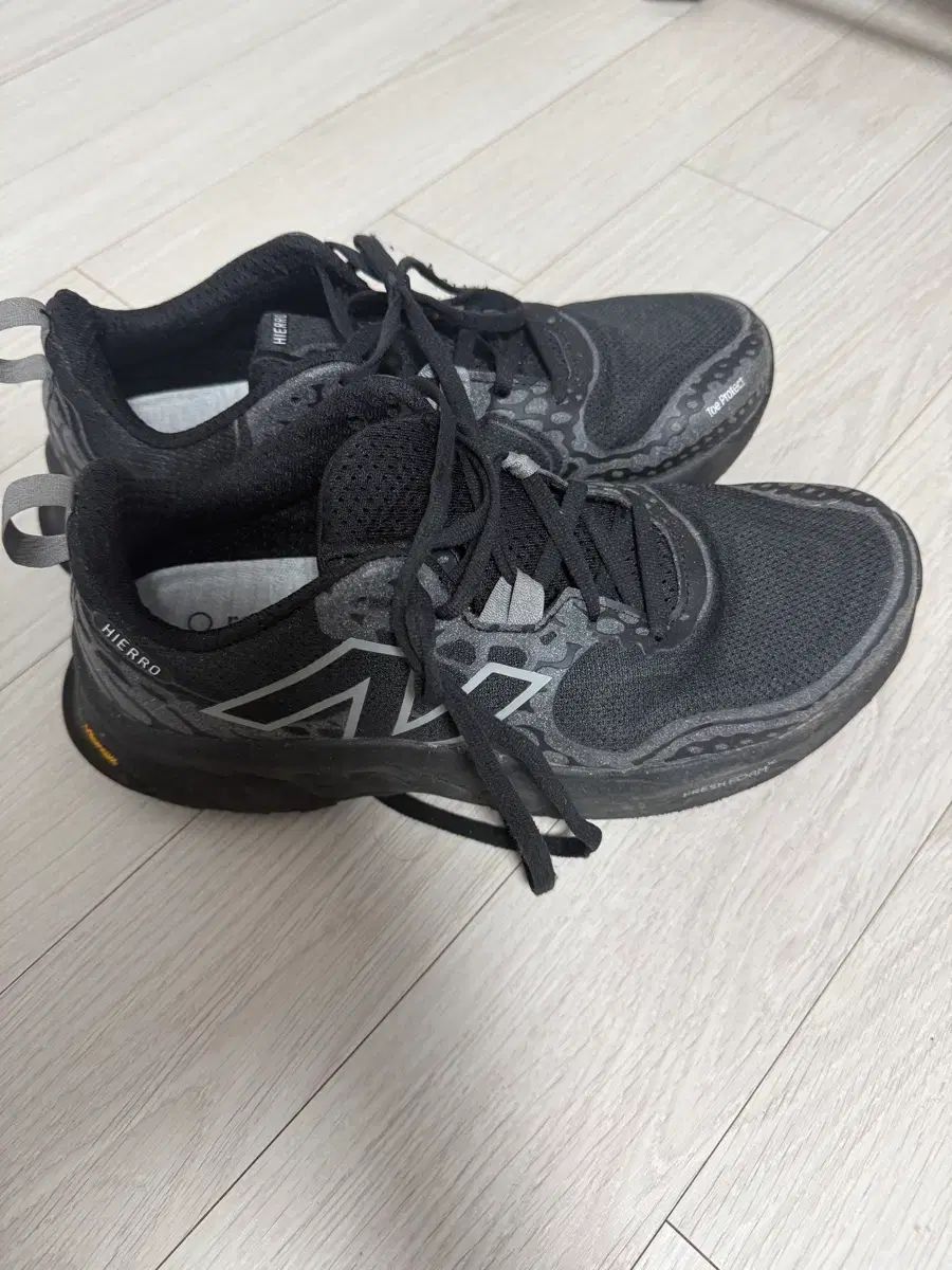 ニュー ンス イエロv 8 ブラック 265 2 E