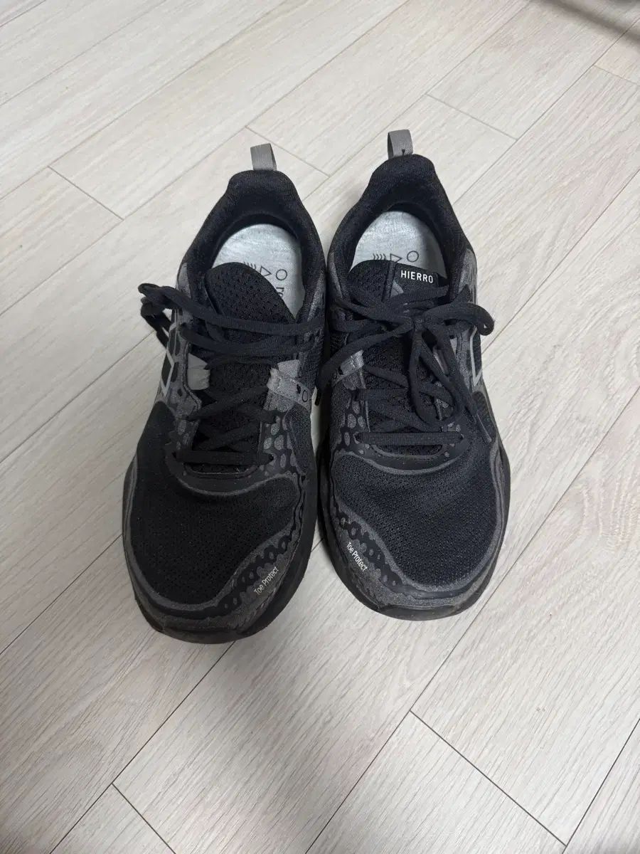 ニュー ンス イエロv 8 ブラック 265 2 E