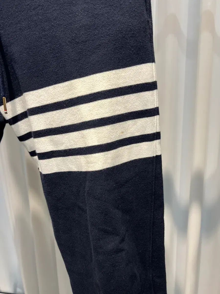 トム ブラウン 斜めボーダー トレーナー パンツ ズボン ネイビー