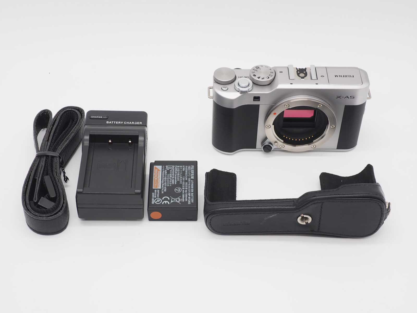 富士フィルム Fujifilm Fuji X A 5 24 2 MP Digital Camera Body Silver Z 5667