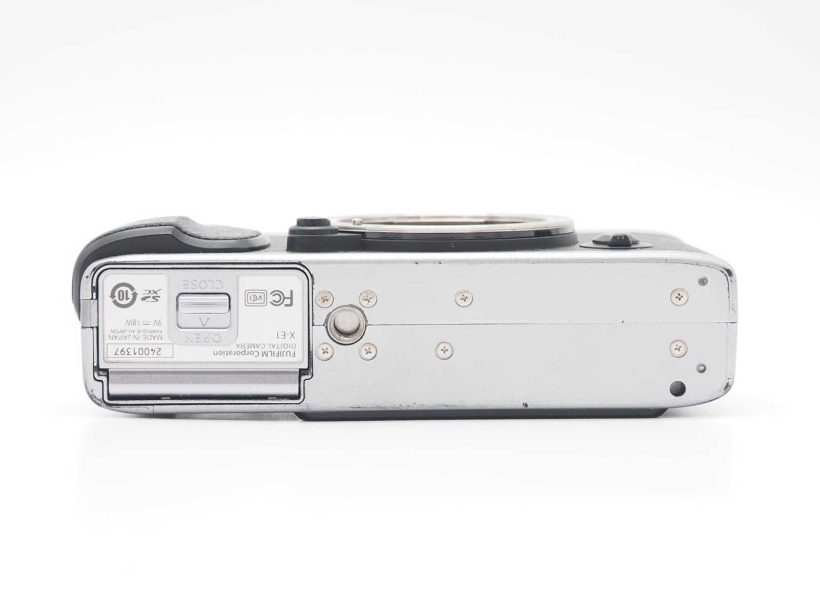 富士フィルム Fujifilm Fuji X Series X-E1 16.3MP Digital SLR Camera