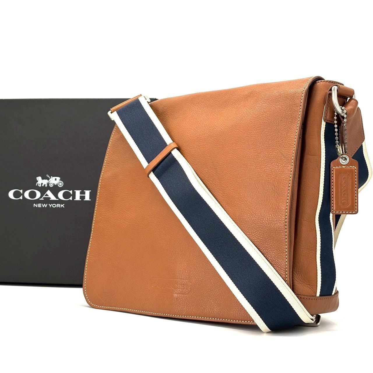 大人の装いを格上げ COACH コーチ ヘリテージウェブレザーメッセンジャーバッグ ワンショルダー ウェブストラップ フラップ A 4収納可 メンズ ブラウン