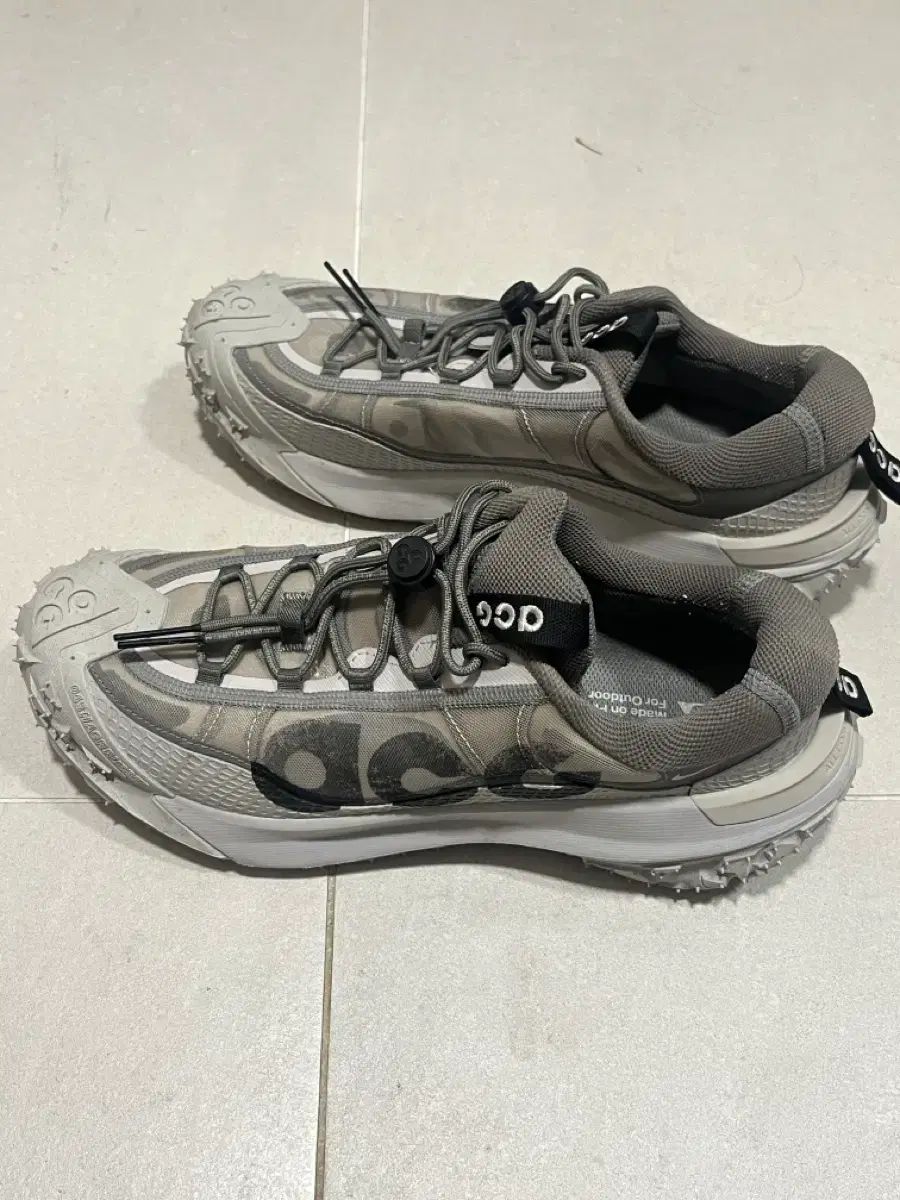 ナイキ ACG マウンテン フライ 2 ロー ライト アイアン オア ブラック 275