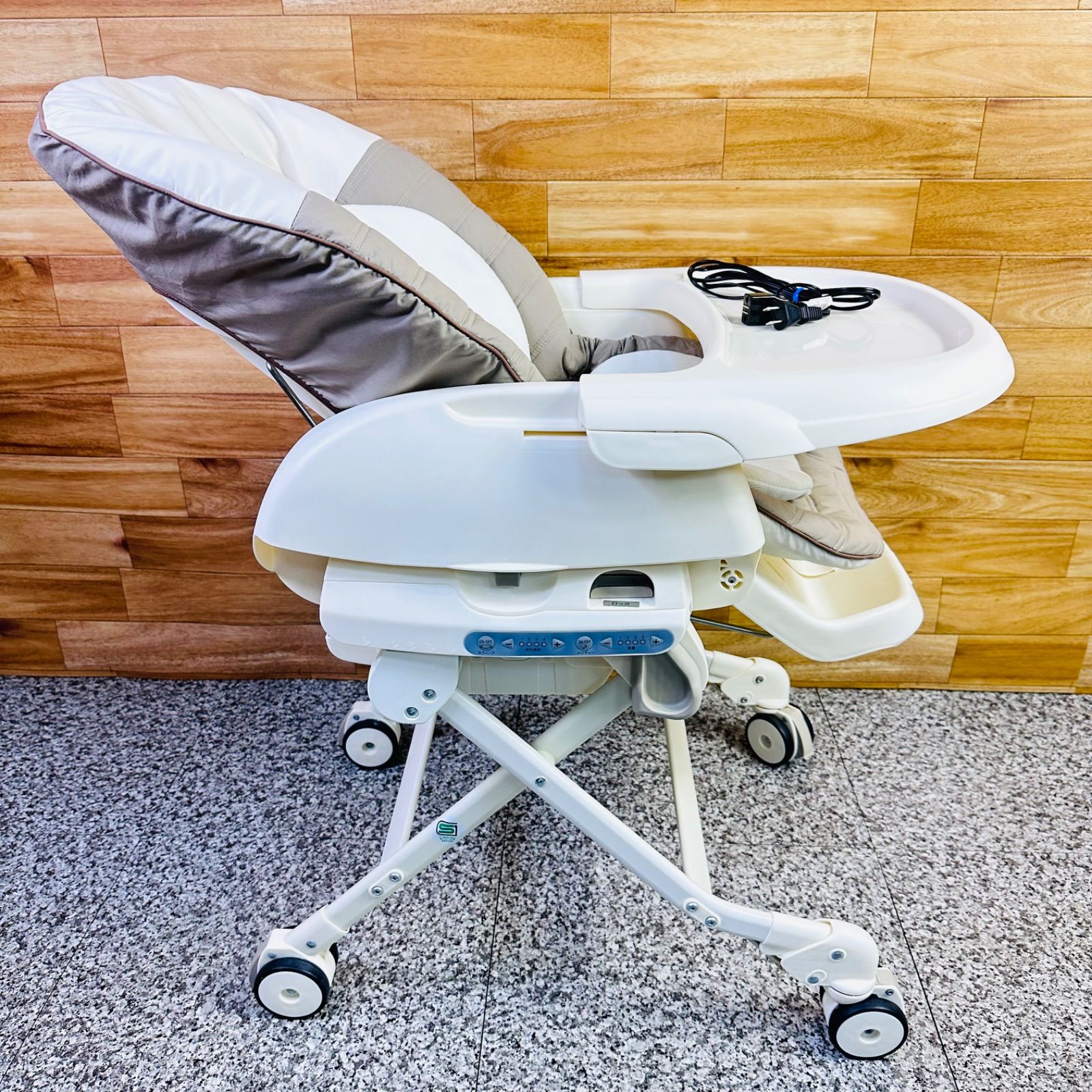 ココアブラウン