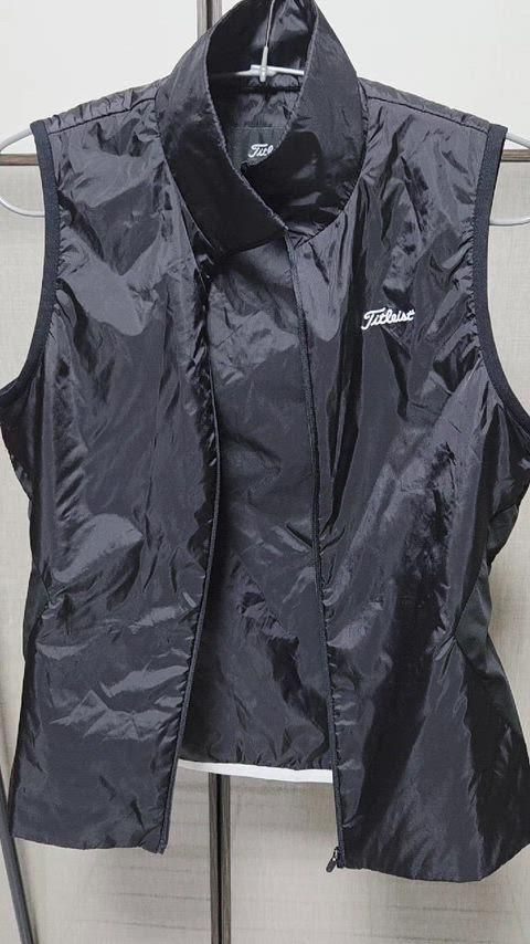 Titleist ブラック ゴルフ ダウンベスト - メルカリ