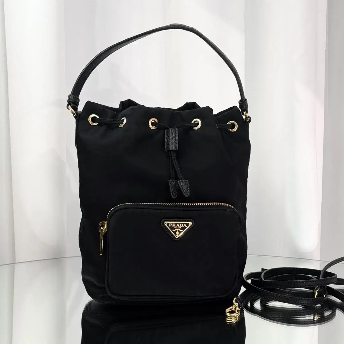 PRADA プラダ 三角ロゴ リナイロン バケットバッグ ブラック GOLD ゴールド ハードウェア