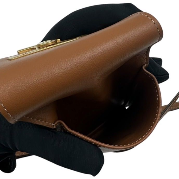 良品✨ TOD'S トッズ Tタイムレス T金具 スマホショルダーバッグ