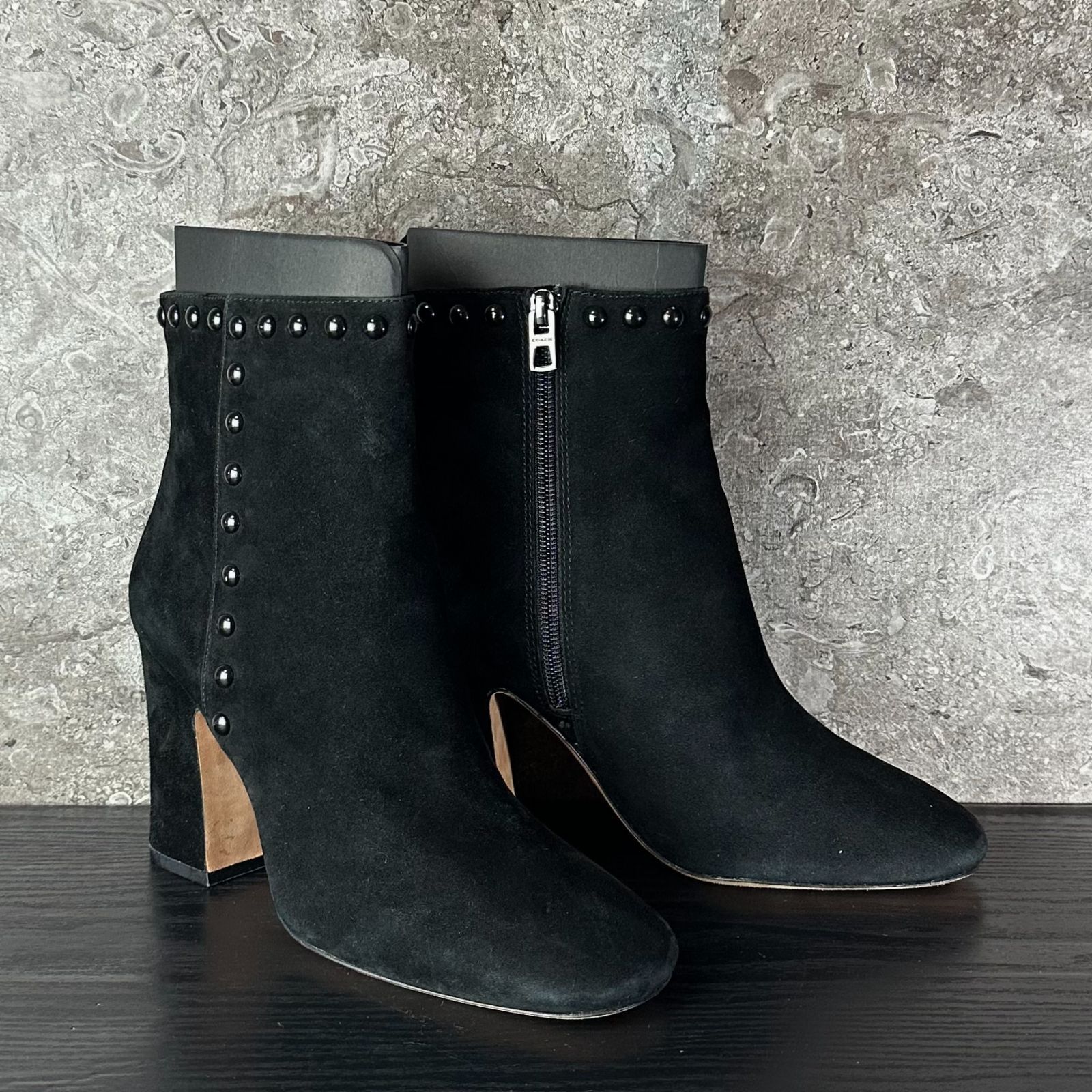 COACH コーチ ピアス スタッズ ショートブーツ ブーティ レザー 黒 24 秋冬新作!! Coach(コーチ)Pell スタッズ レザーブーティー (Coach