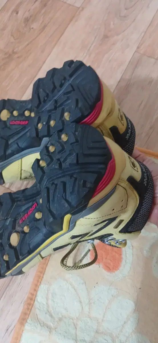 ブラックヤク登山靴