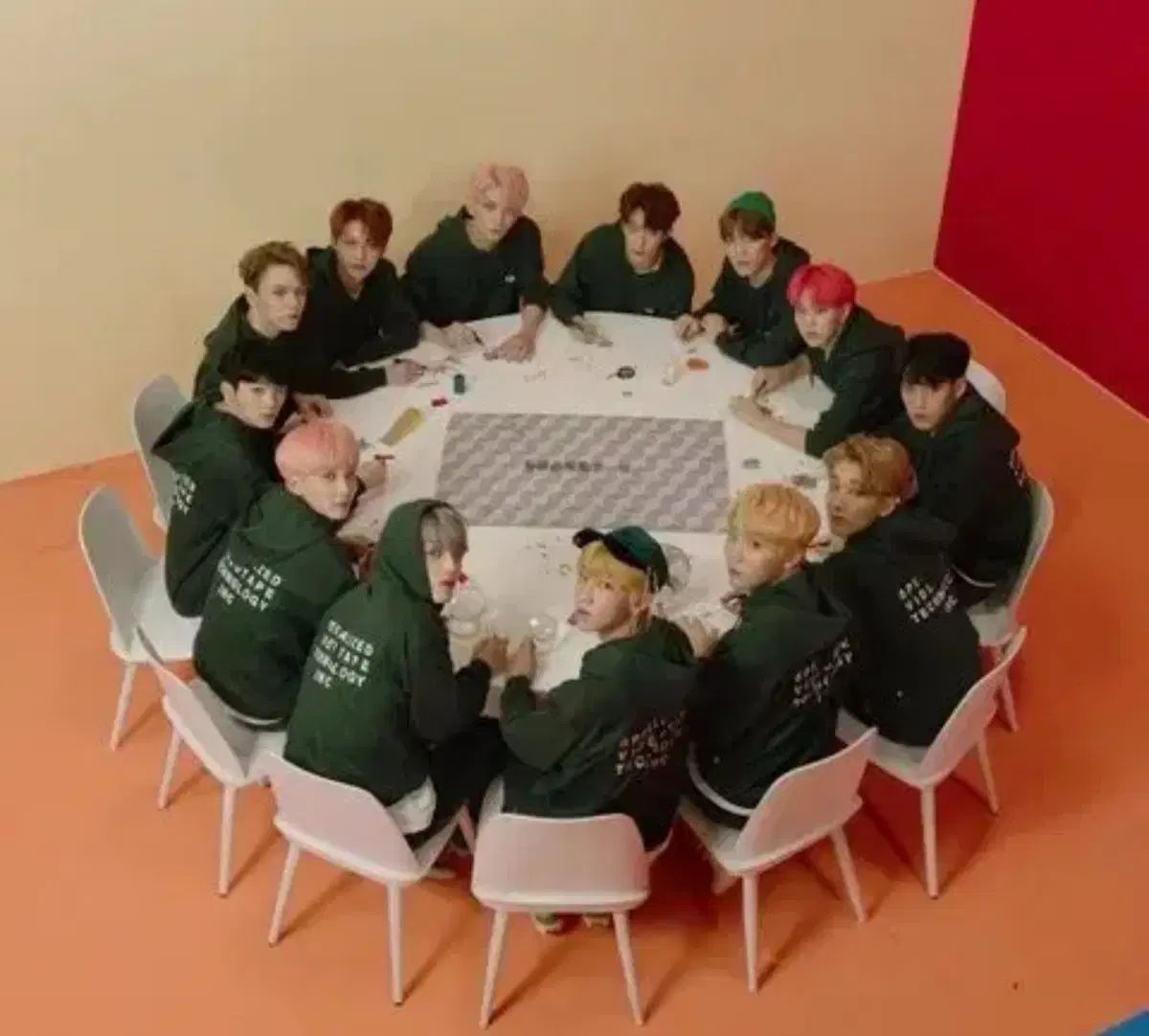 SEVENTEEN カラット CARATLAND ケレン フードTシャツ