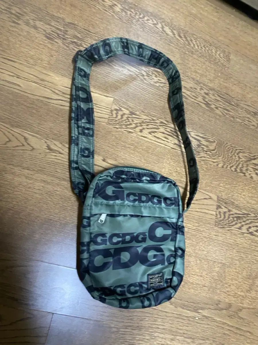 CDG コム デ ギャルソン x Porter コラボ ショルダーバッグ カーキ os