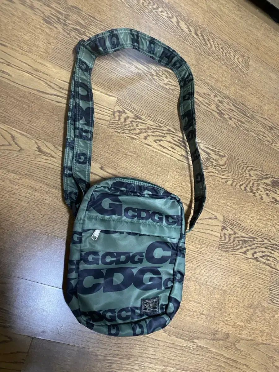 CDG コム デ ギャルソン x Porter コラボ ショルダーバッグ カーキ os