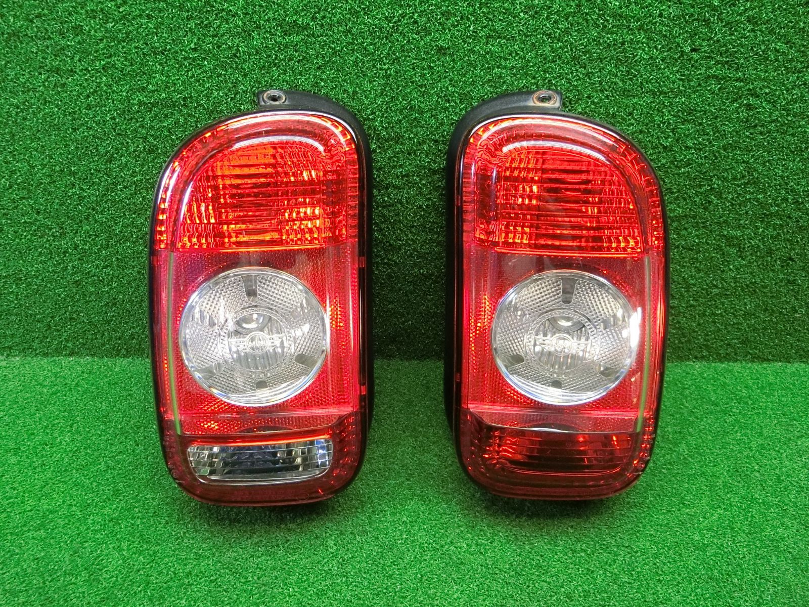 12535] 送料無料 BMW MINI ミニ クラブマン ABA-MM16 R55 テールライト