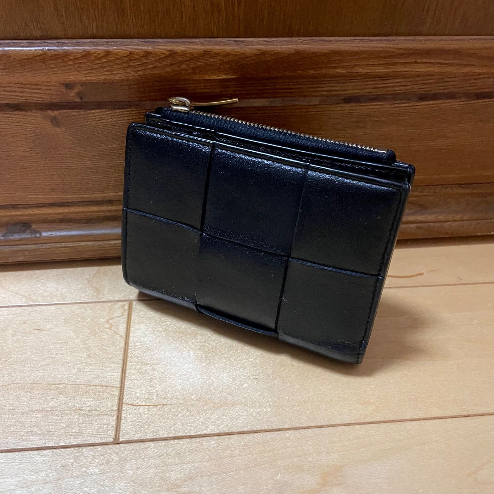 良品 BOTTEGA VENETA カセット 財布 レザー BOTTEGA VENETA（ボッテガ・ヴェネタ） 二つ折り財布 CASSETTE