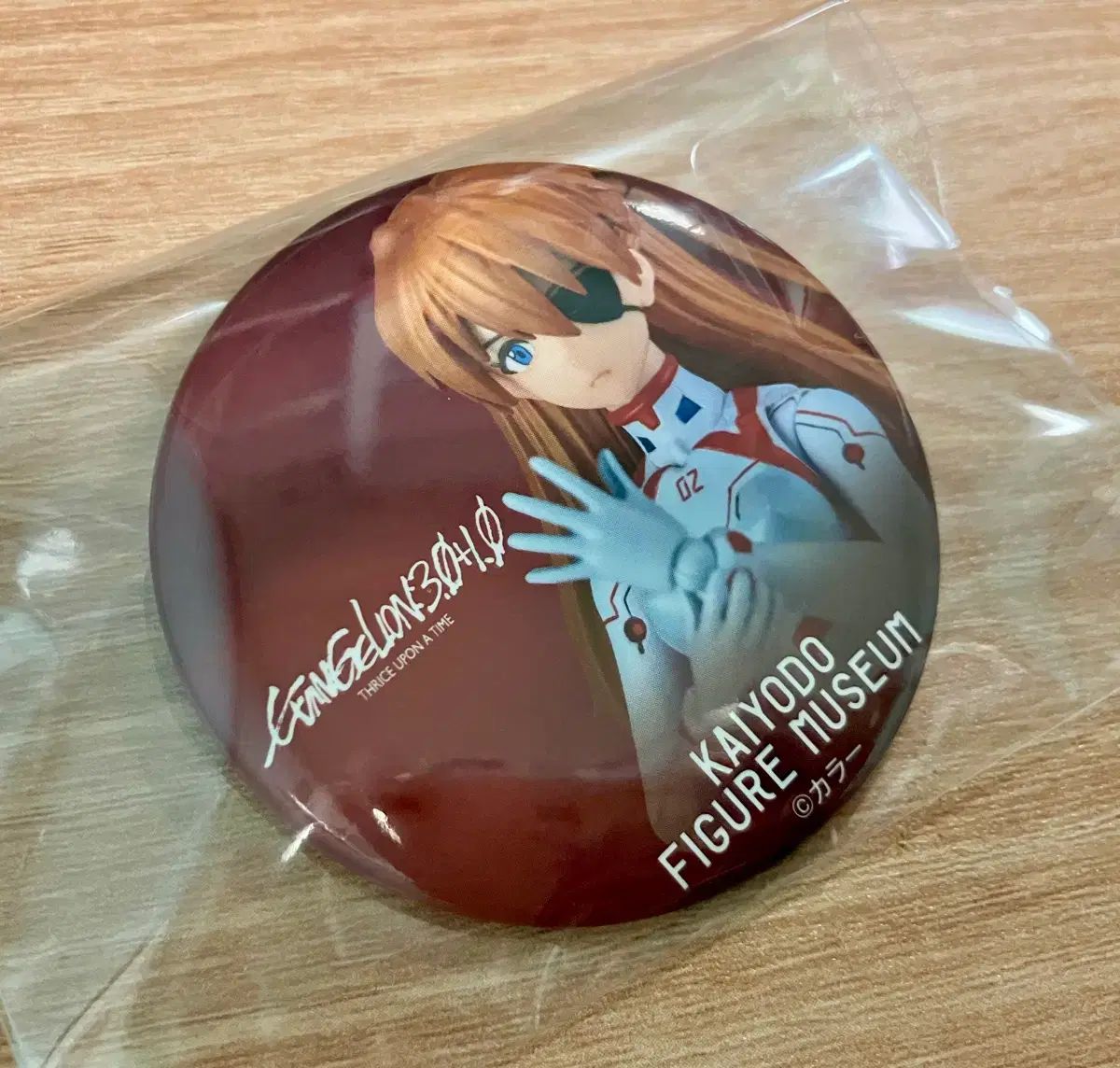 エヴァ　アスカ　缶バッジ 大阪フィギュア博物館 エヴァンゲリオン アスカ 缶バッジ - メルカリ