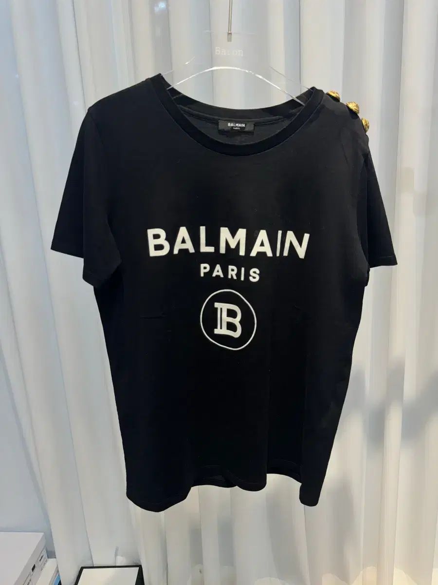 S BALMAIN バルマン ブラック ロゴ Tシャツ 半袖 ゴールド ボタン