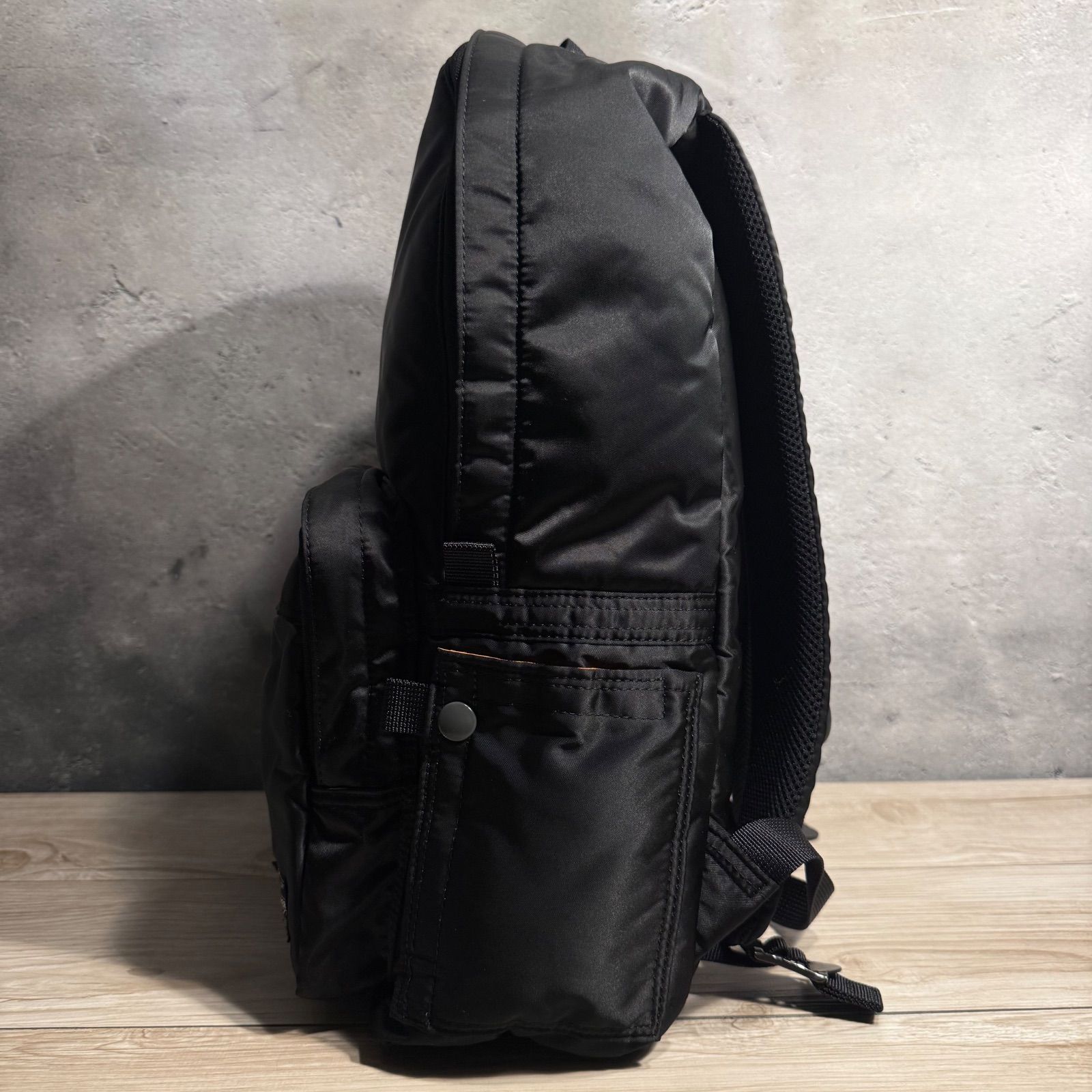 極美品【PORTER】 ブラック リュック　黒　ナイロン 極美品】PORTER TANKER リュック ブラック ナイロンデイパック 軽量 大