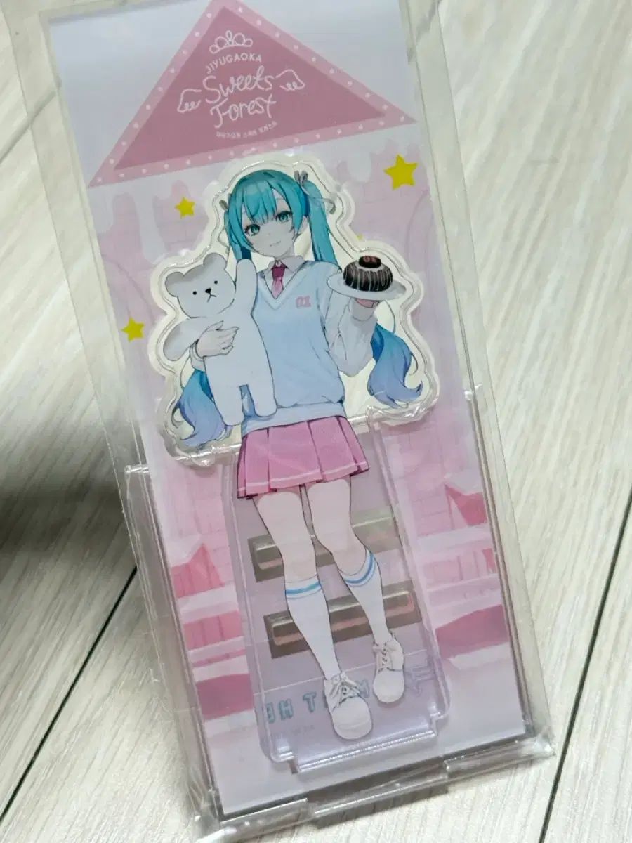 アクリルスタンド 初音ミク | コラボカフェ「初音ミク×MINT HEIM」が 