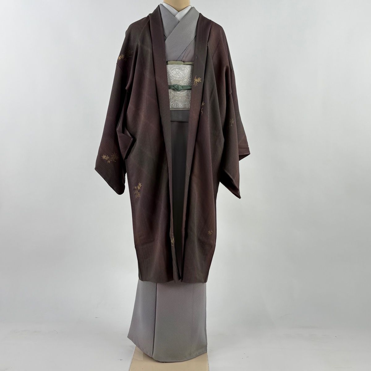 羽織 身丈106 cm 裄丈64.5 M やまと 楓 斜縞 金彩 ぼかし 灰紫 正絹