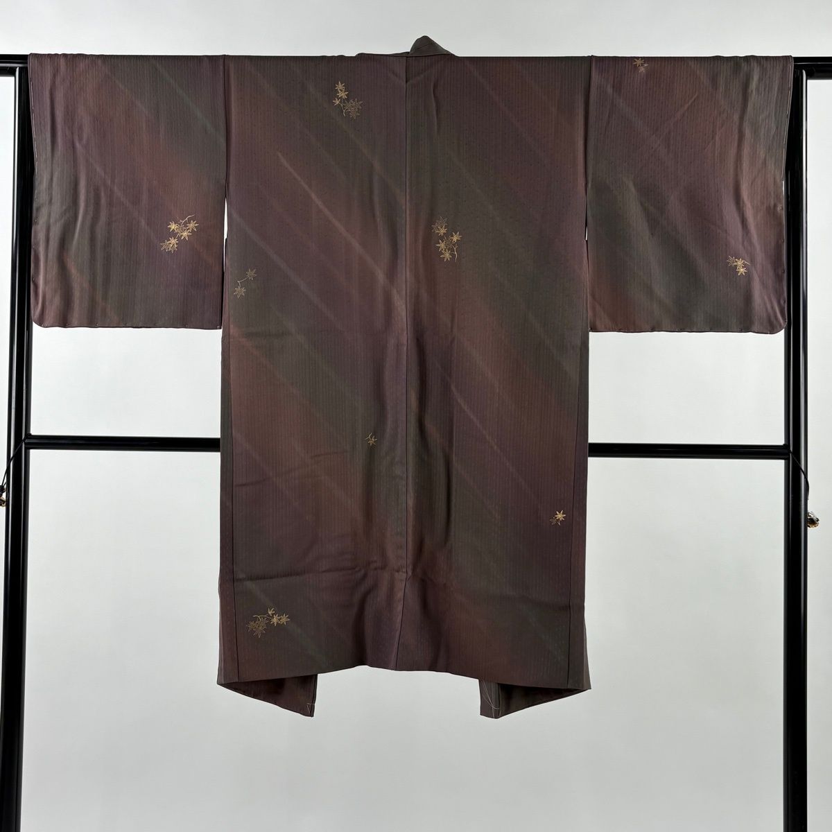 羽織 身丈106 cm 裄丈64.5 M やまと 楓 斜縞 金彩 ぼかし 灰紫 正絹