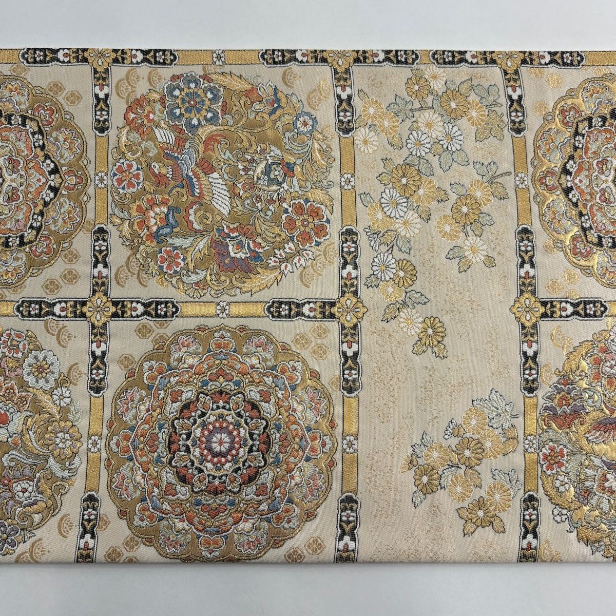 美品】 袋帯 名品 華文 菊花鳳凰文 金糸 ベージュ 六通 正絹 【中古