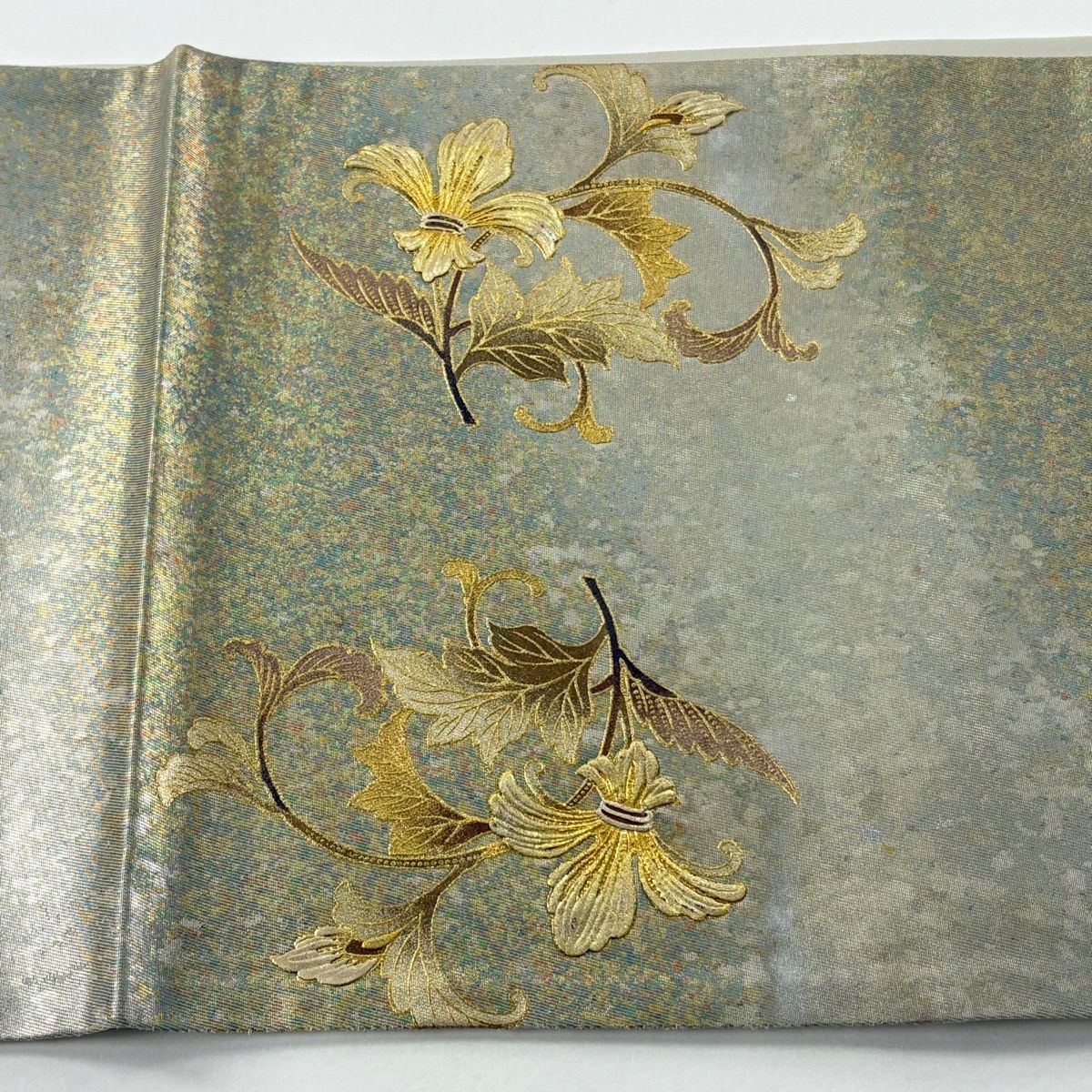 袋帯 逸品 和田光正 落款 草花 金銀彩 金色 お太鼓柄 正絹 【中古