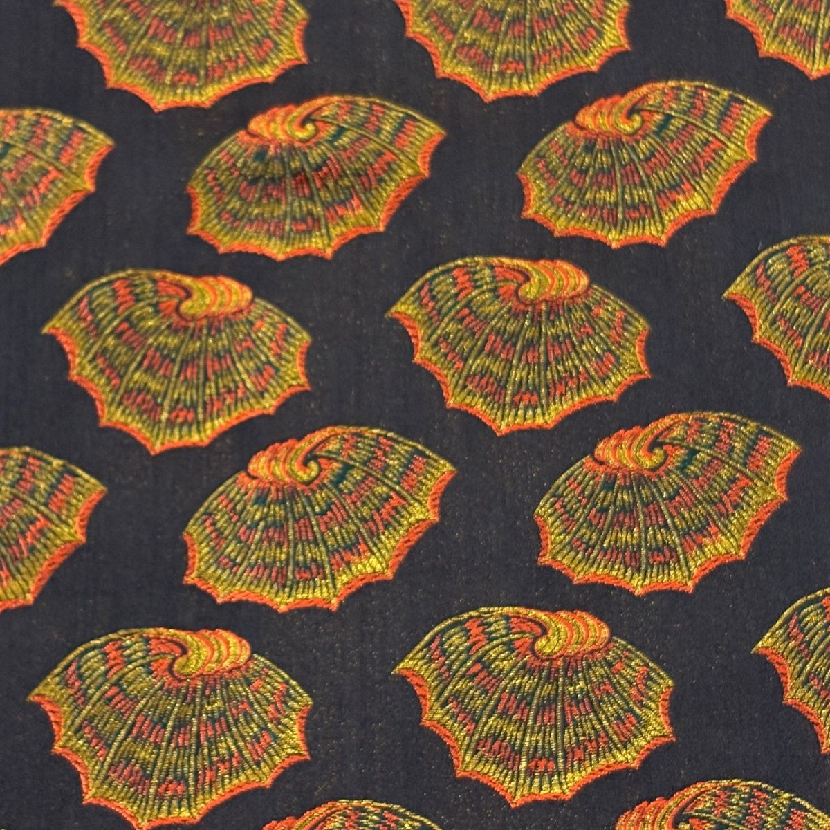 美品】 開き名古屋帯 逸品 龍村美術織物 彩貝 金糸 黒 正絹 【中古