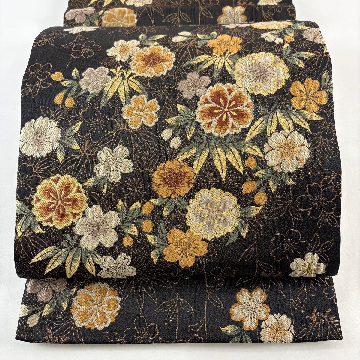 袋帯 秀品 やまと 桜 笹 箔 黒 六通 正絹 【中古】 - メルカリ