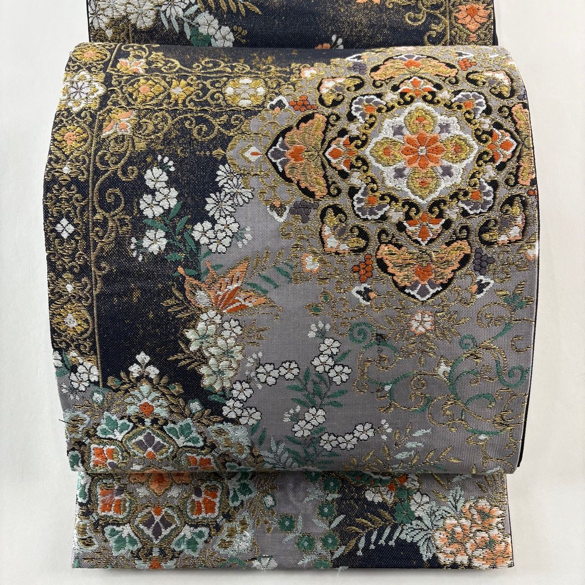 袋帯 秀品 正倉院唐草華文 金糸 黒 六通 正絹 【中古】 - メルカリ