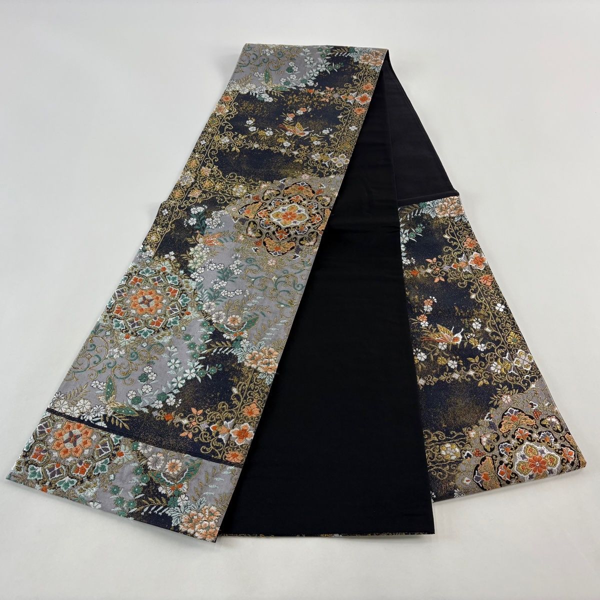 袋帯 秀品 正倉院唐草華文 金糸 黒 六通 正絹 【中古】 - メルカリ