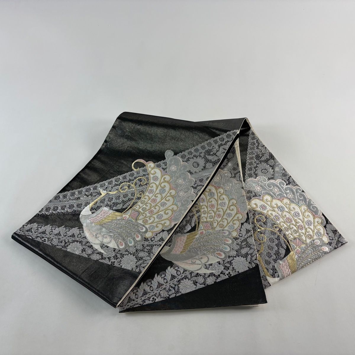袋帯 秀品 孔雀 草花 金銀糸 箔 黒灰 お太鼓柄 正絹 【中古】 - メルカリ