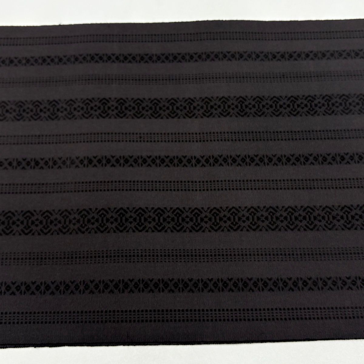 名古屋帯 逸品 八寸名古屋帯 矢羽 縞 焦茶色 正絹 【中古】 - メルカリ