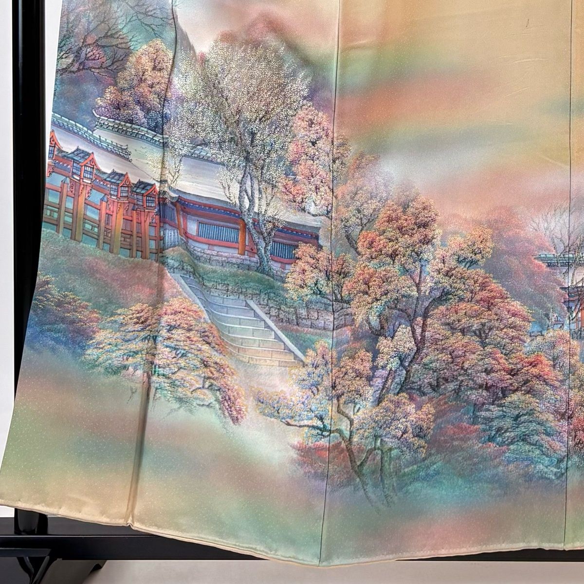 色留袖 身丈157 cm 裄丈65 M 袷 落款 建物 樹木 金彩 ぼかし 薄茶色 正絹 秀品 一つ紋