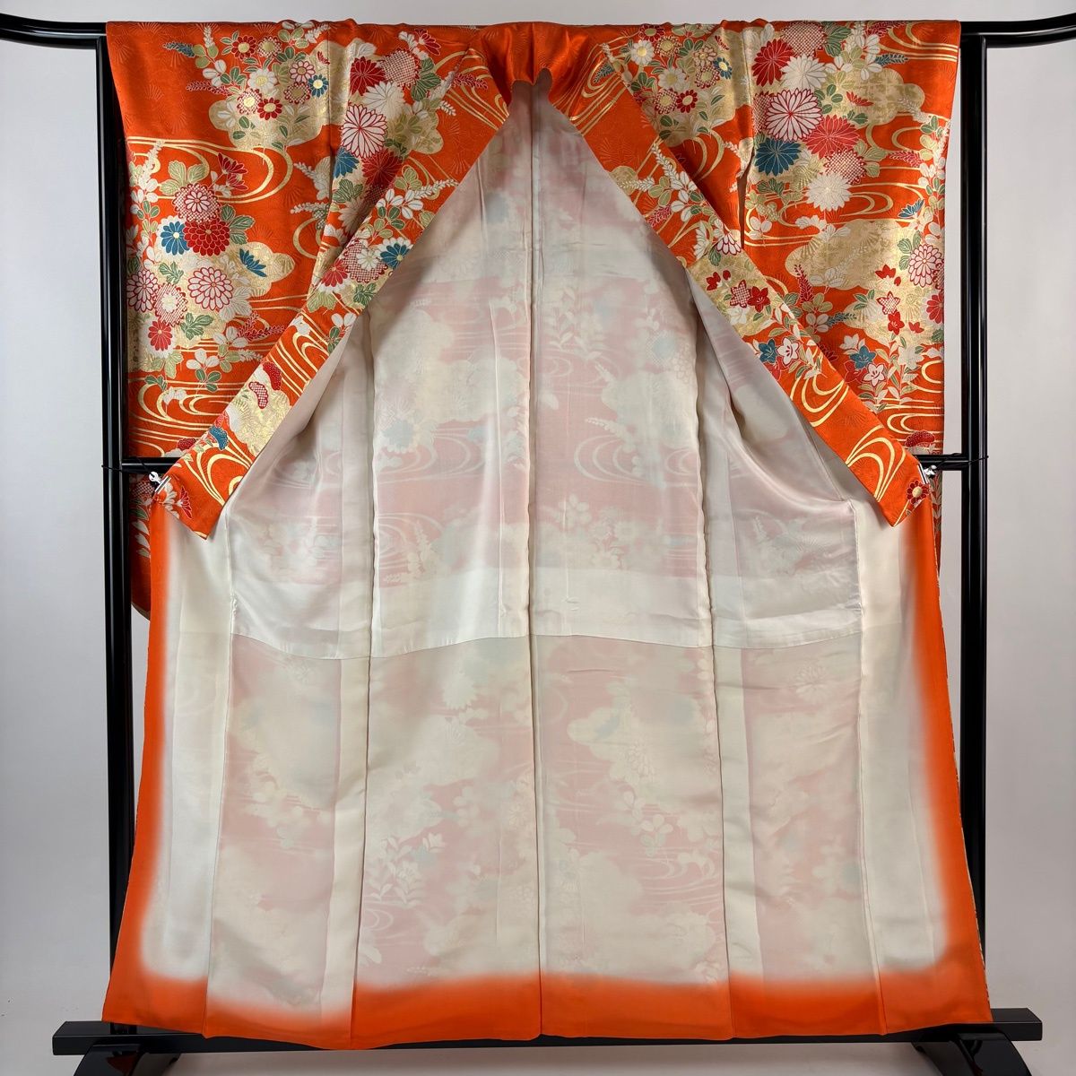 振袖 身丈159 5 cm 裄丈64 M 袷 菊 雲文 金糸 金通し オレンジ 正絹 秀品 振袖 着物