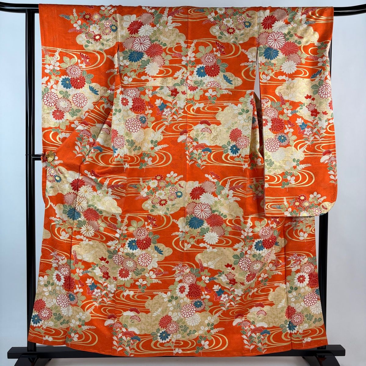 振袖 身丈159 5 cm 裄丈64 M 袷 菊 雲文 金糸 金通し オレンジ 正絹 秀品