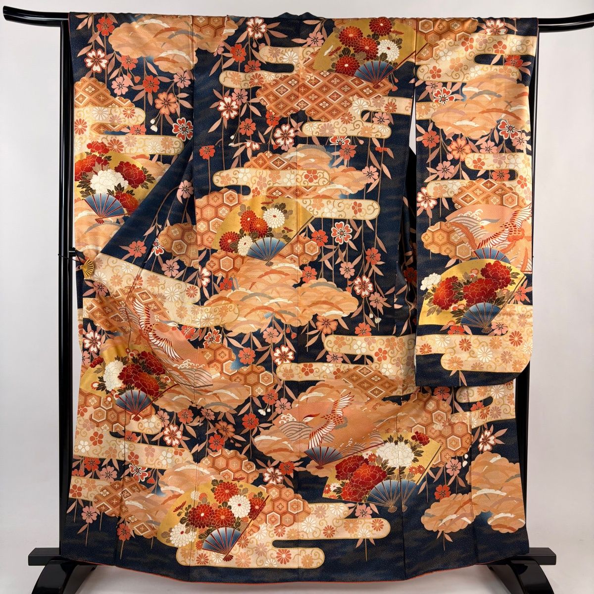 振袖 身丈164.5 cm 裄丈67.5 L 袷 扇 牡丹 金糸 金彩 紺色 正絹 秀品