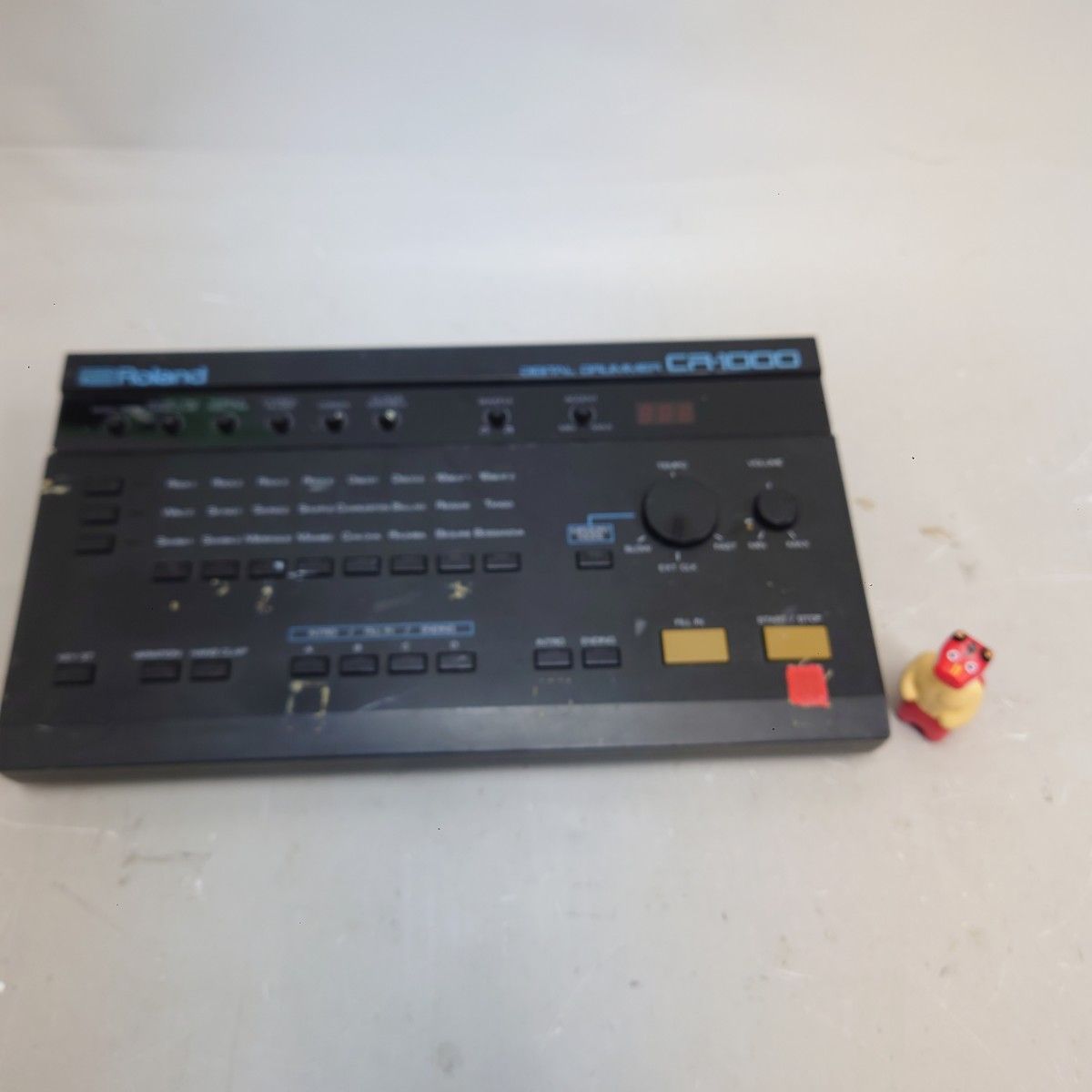 Roland CR-1000 動作品 デジタルリズムマシン 本体のみ ヴィンテージドラムマシン ローランド リズムマシン z-2433