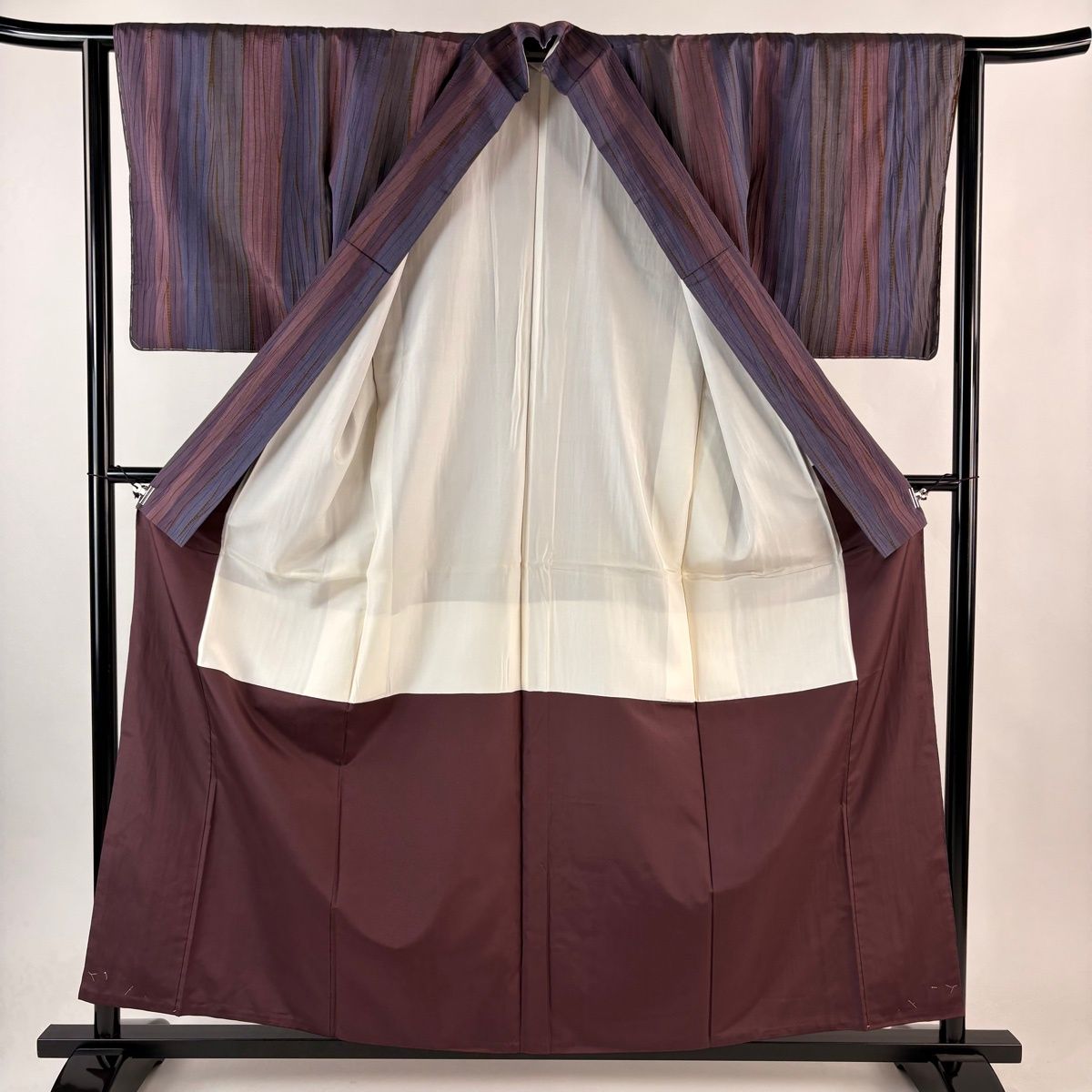  小紋 身丈159 cm 裄丈63 S 袷 紬地 縦縞 絞り 染め分け 青紫 正絹 秀品 小紋 着物