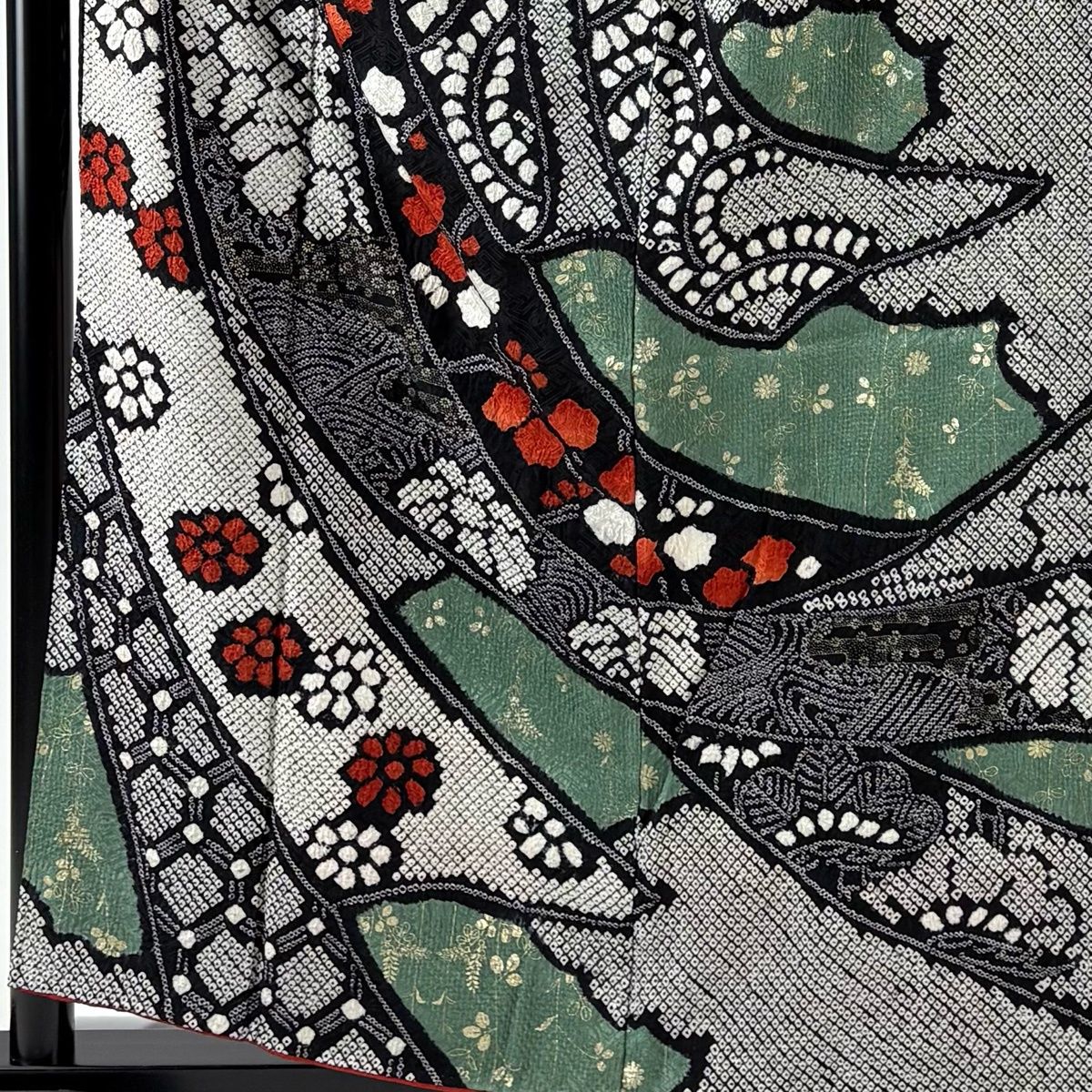 振袖 身丈158 cm 裄丈62 S 袷 枝花 熨斗 絞り 金彩 黒 正絹 秀品