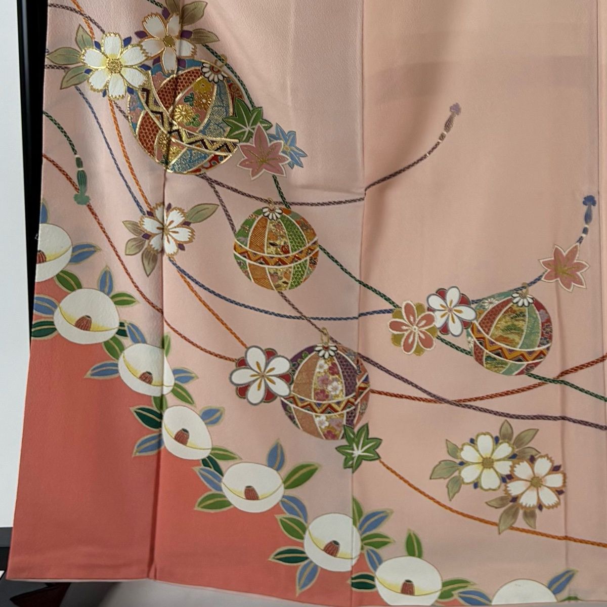 振袖 身丈164 cm 裄丈67 M 袷 桜 手鞠 金糸 金彩 薄ピンク 正絹 秀品