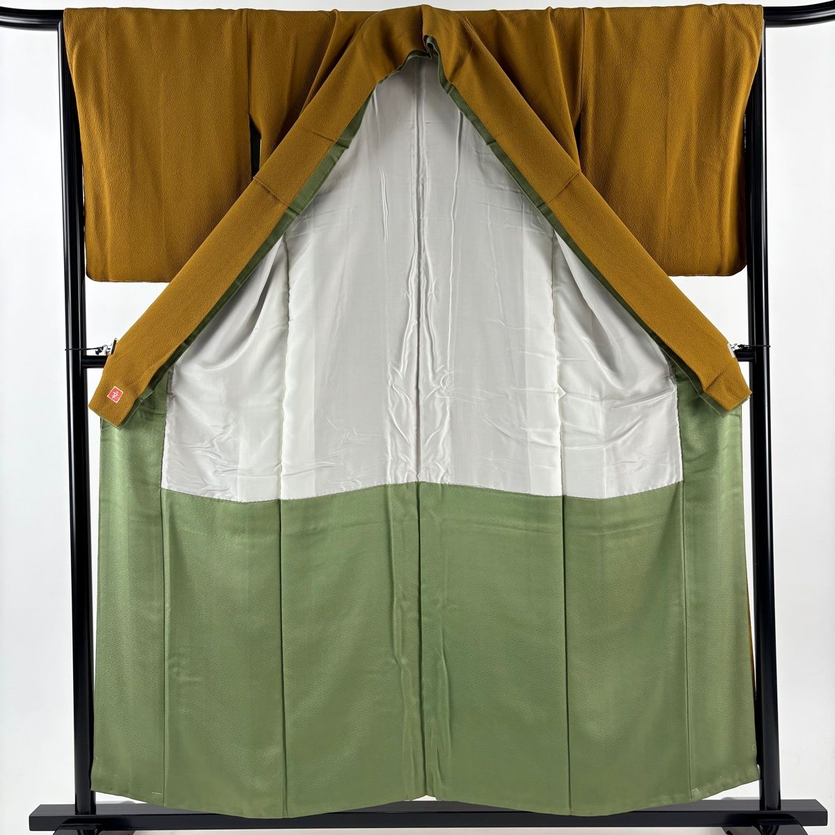 色無地 身丈153cm 裄丈66cm M 袷 花井幸子 やまと 落款 縮緬 山吹茶色