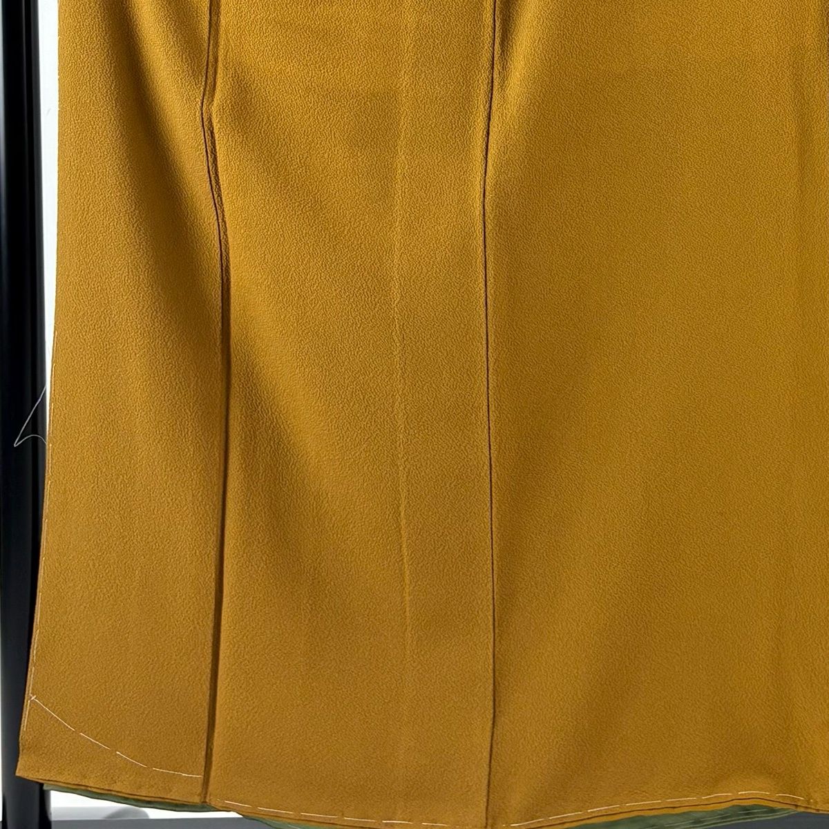 色無地 身丈153cm 裄丈66cm M 袷 花井幸子 やまと 落款 縮緬 山吹茶色