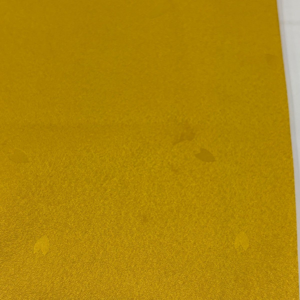  振袖 身丈168 cm 裄丈68 5 L 袷 鴛鴦 桜 金銀彩 染め分け からし色 正絹 秀品 振袖 着物