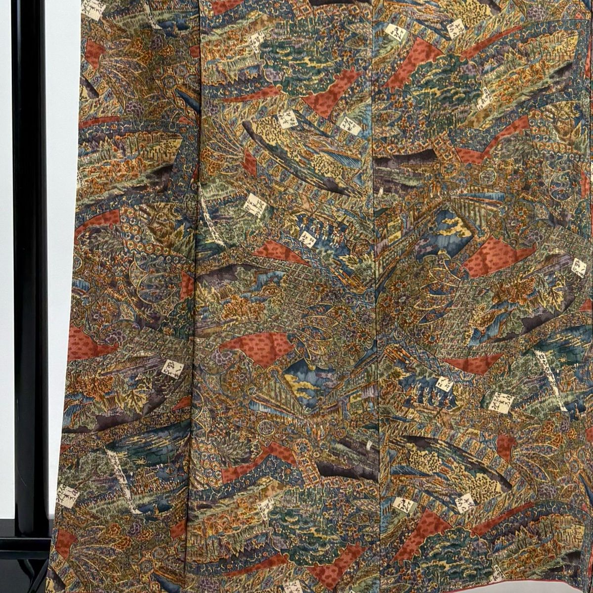 小紋 身丈164.5 cm 裄丈66 M 袷 更勝 落款 草花 雪輪 縮緬 茶色 正絹 秀品